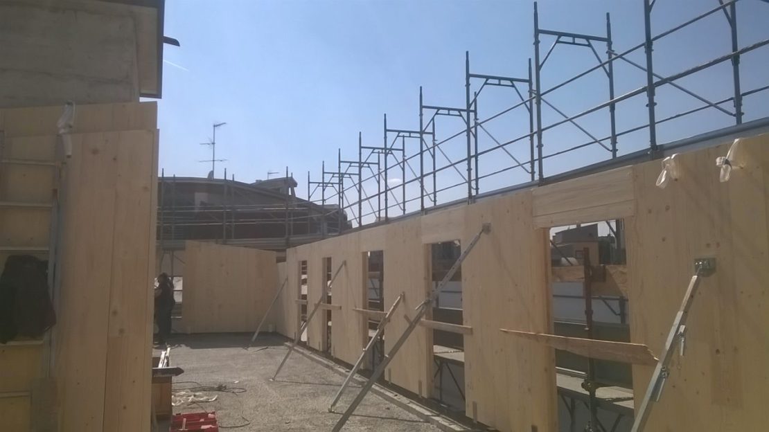 REALIZZAZIONE SOPRALZO IN X-LAM
