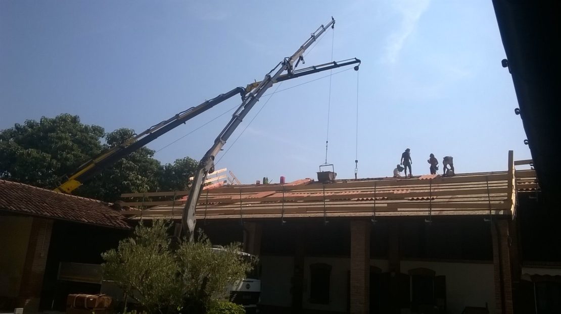 Rimozione e rifacimento copertura di Cascinale